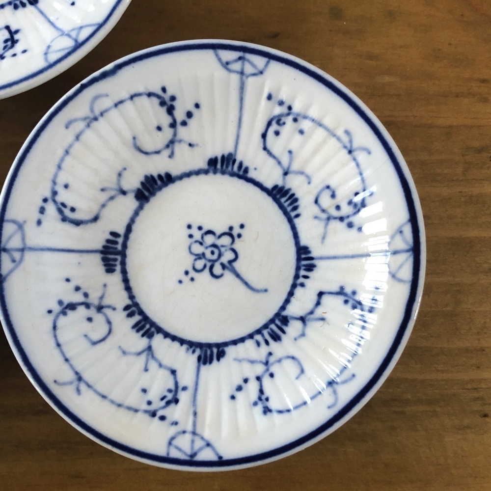 Vintage mini saucers - Picture 3 of 8